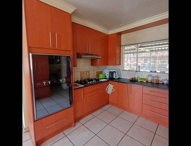 3 BEDROOM HOUSE FOR SALE IN BUYSCELIA